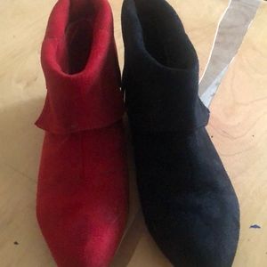 I’m selling red and black boots for kids